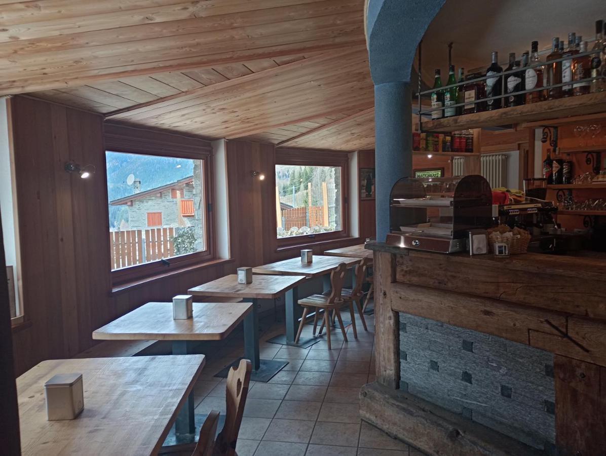 Hotel Sasso Nero Chiesa in Valmalenco Exteriér fotografie