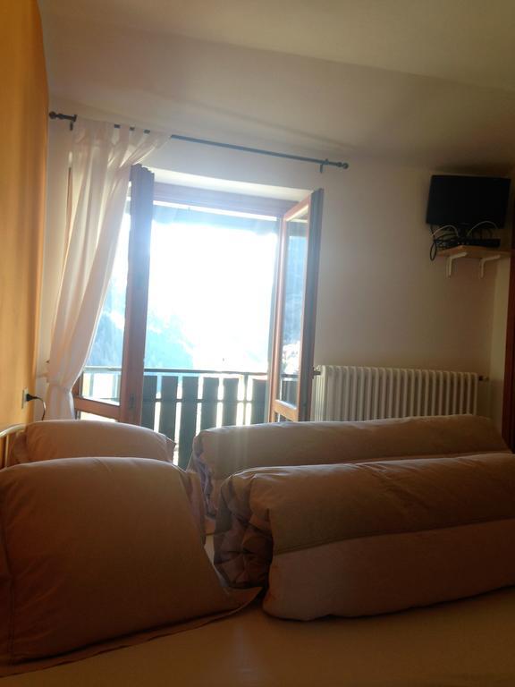 Hotel Sasso Nero Chiesa in Valmalenco Exteriér fotografie