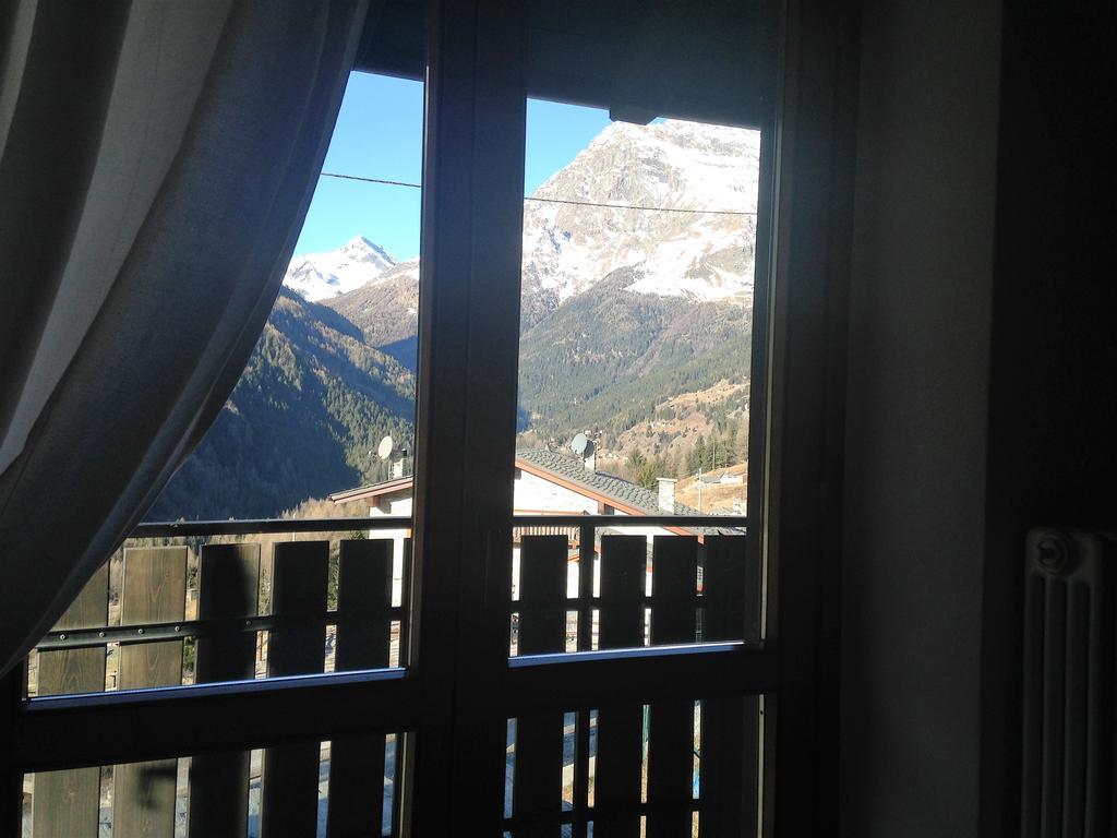 Hotel Sasso Nero Chiesa in Valmalenco Exteriér fotografie