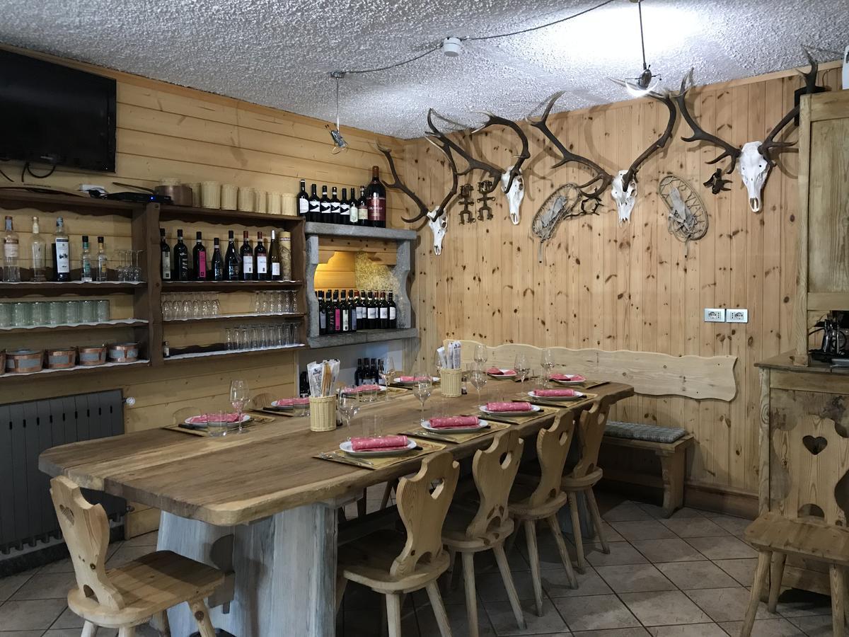 Hotel Sasso Nero Chiesa in Valmalenco Exteriér fotografie