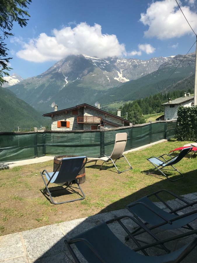 Hotel Sasso Nero Chiesa in Valmalenco Exteriér fotografie