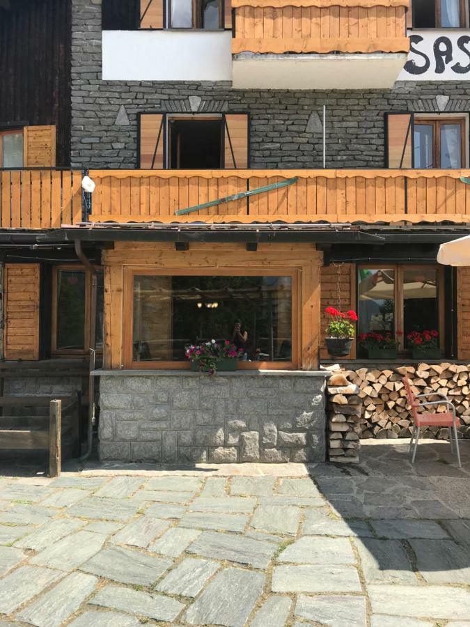 Hotel Sasso Nero Chiesa in Valmalenco Exteriér fotografie